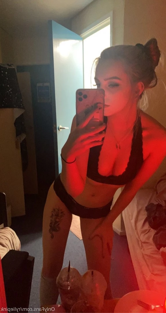 ALT GIRL 💫💕 TOP 0.76% [ ryliepink ] Onlyfans leaked photo 1048142 on Hotleaks.tv