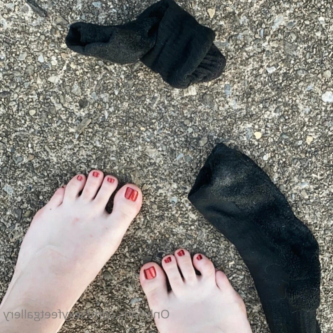 sexyfeetgallery Onlyfans leaked photo 14936539 on Hotleaks.tv