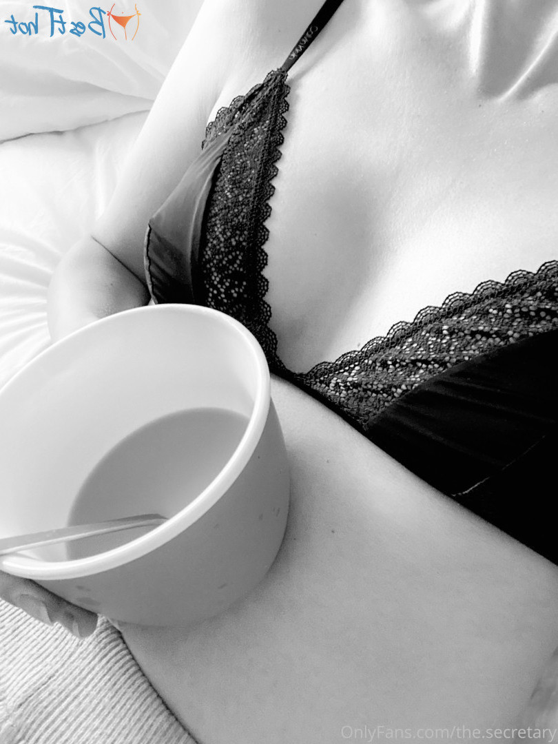 the.secretary Onlyfans leaked photo 17615789 on Hotleaks.tv