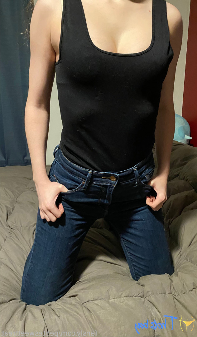petitesweettreat Onlyfans leaked photo 18536983 on Hotleaks.tv