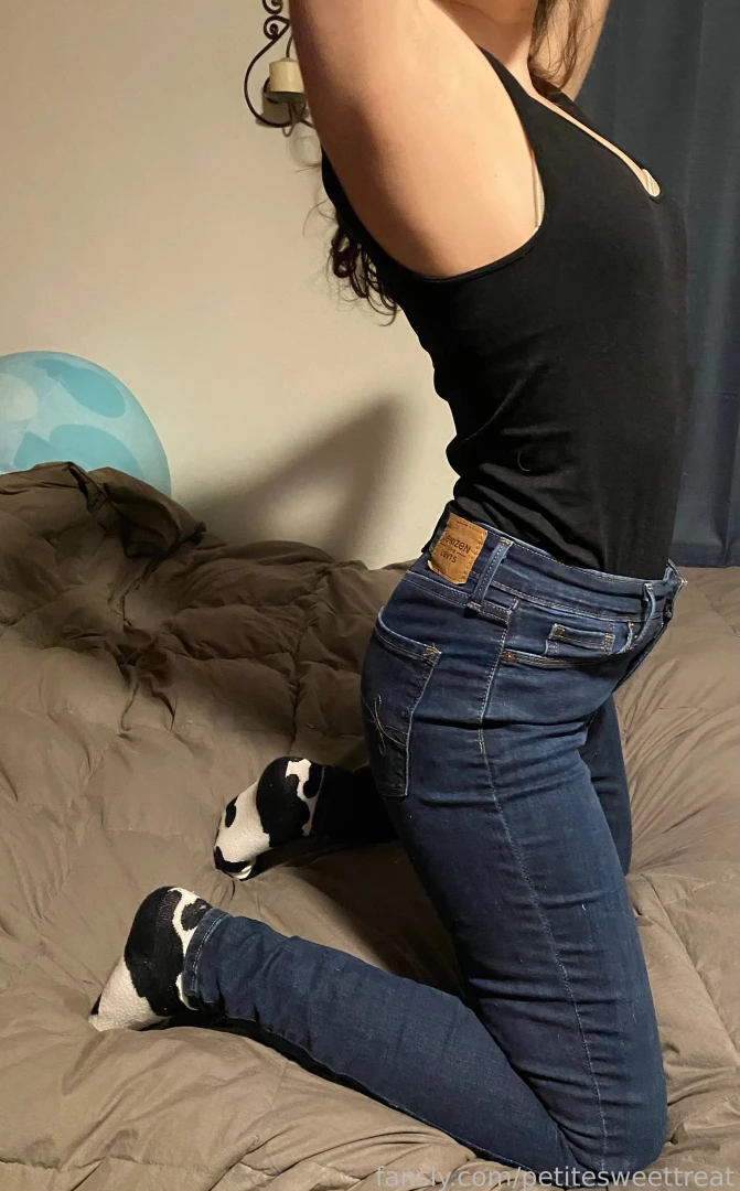 petitesweettreat Onlyfans leaked photo 18536986 on Hotleaks.tv