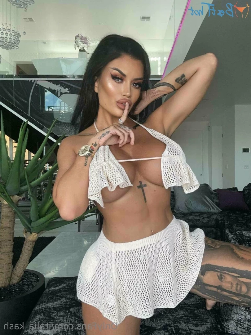 italia_kash [ italia-kash ] Onlyfans leaked photo 18655779 on Hotleaks.tv