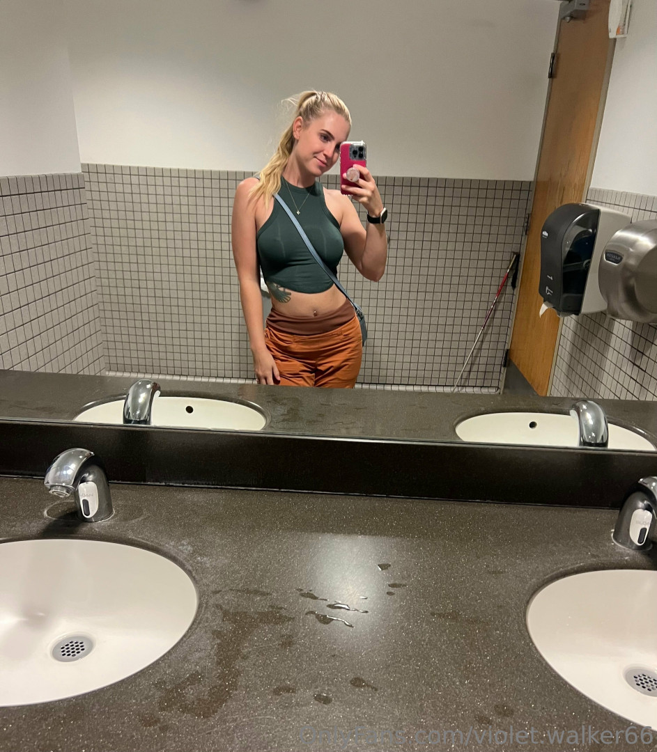 violet.walker66 [ violet-walker66 ] Onlyfans leaked photo 18201311 on Hotleaks.tv