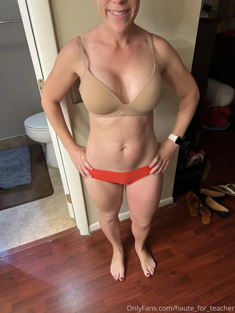 haute_for_teacher [ haute-for-teacher ] Onlyfans leaked photo 18432646 on Hotleaks.tv