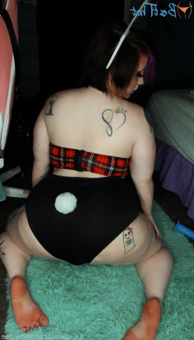 illow_fae [ illow-fae ] Onlyfans leaked photo 18498639 on Hotleaks.tv