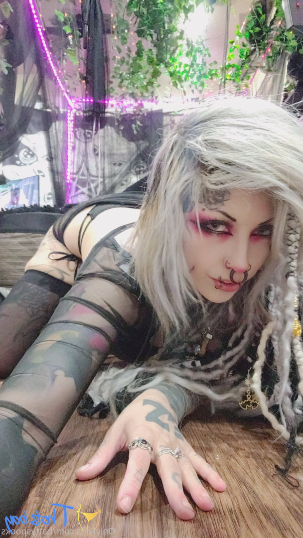 battyspooks Onlyfans leaked photo 18390128 on Hotleaks.tv