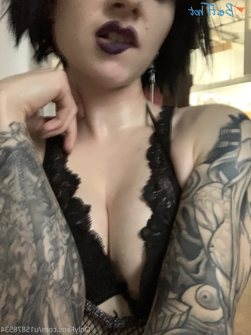 poisonne Onlyfans leaked photo 18464209 on Hotleaks.tv