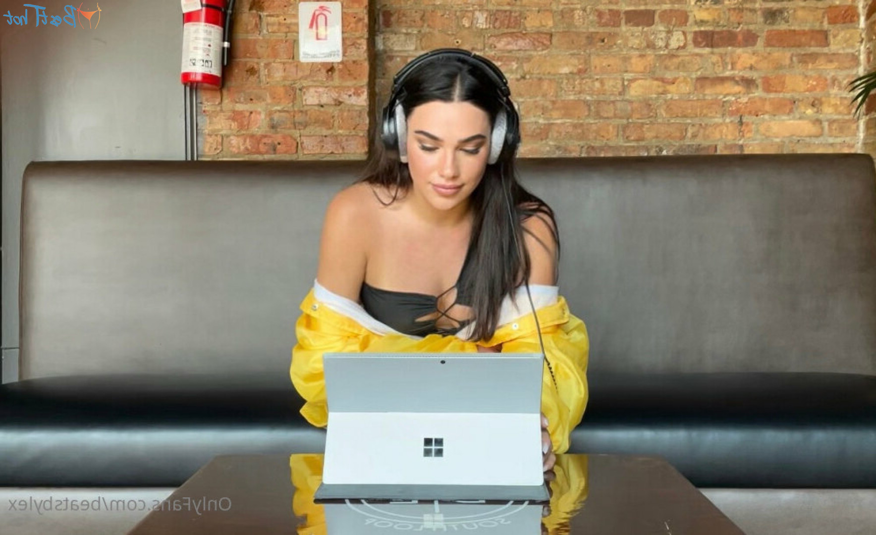 francesca.official [ francesca-official ] Onlyfans leaked photo 18469044 on Hotleaks.tv
