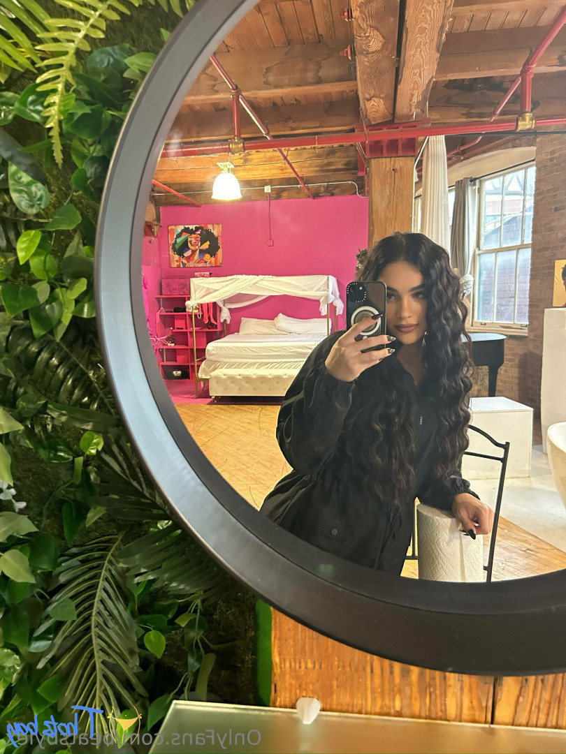 francesca.official [ francesca-official ] Onlyfans leaked photo 18476548 on Hotleaks.tv