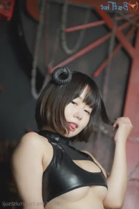 18570769