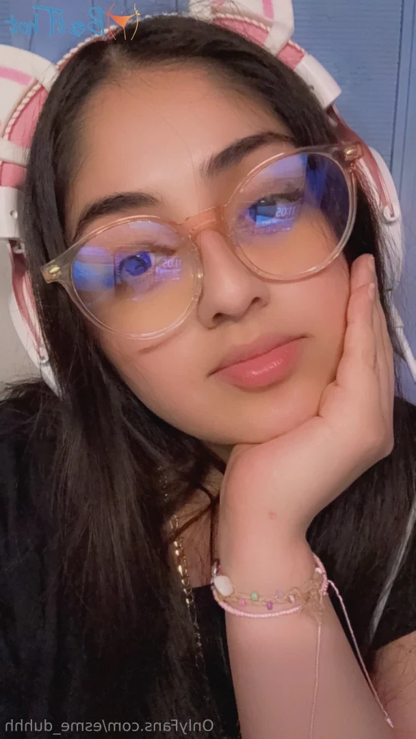 esme_duhhh [ esme-duhhh ] Onlyfans leaked photo 18577699 on Hotleaks.tv