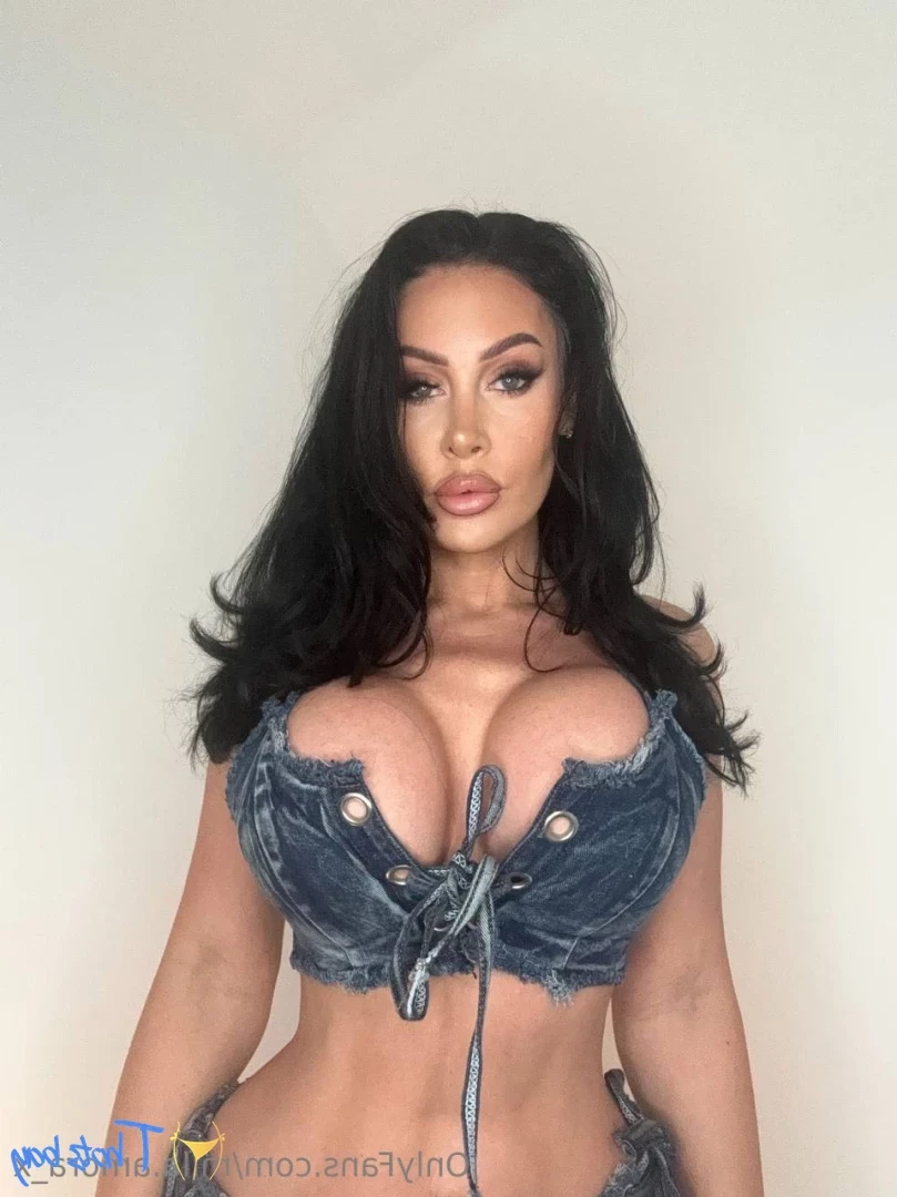 mila.amora_x [ mila-amora-x ] Onlyfans leaked photo 18601623 on Hotleaks.tv