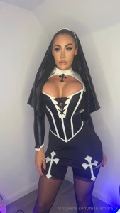 mila-amora-x