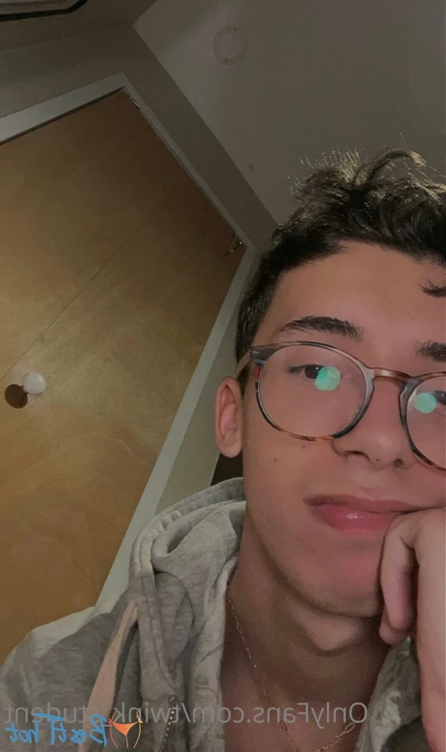 twink_student [ twink-student ] Onlyfans leaked photo 18615914 on Hotleaks.tv