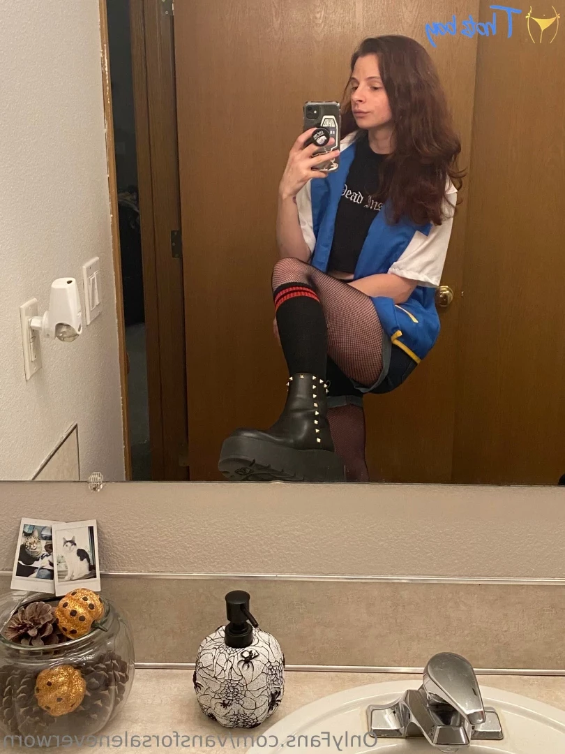 vansforsaleneverworn Onlyfans leaked photo 18662713 on Hotleaks.tv