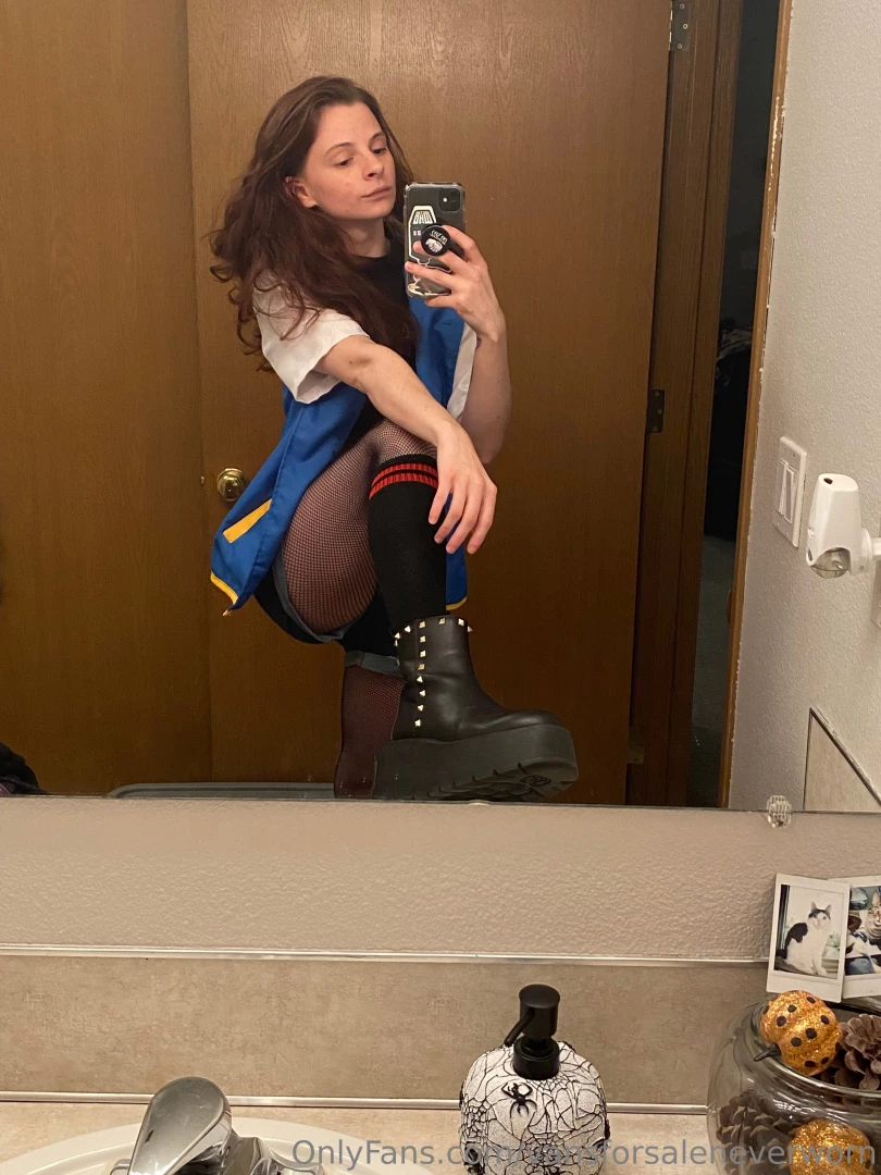 vansforsaleneverworn Onlyfans leaked photo 18662715 on Hotleaks.tv