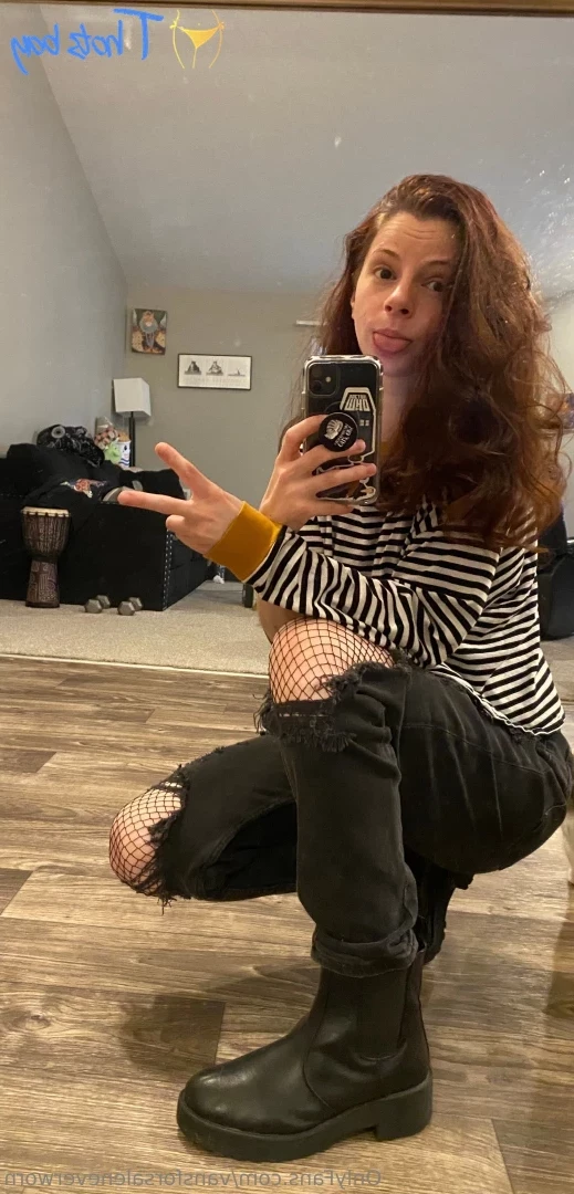 vansforsaleneverworn Onlyfans leaked photo 18663013 on Hotleaks.tv