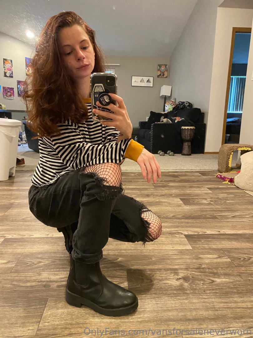vansforsaleneverworn Onlyfans leaked photo 18663016 on Hotleaks.tv