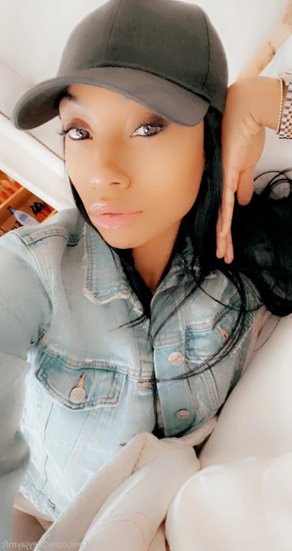 Girlfriend Zoey [ zoeyjaymfc ] Onlyfans leaked photo 6159589 on Hotleaks.tv