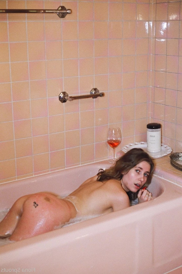 Fiona Sprouts 🌱(they/him) not a girl [ fionasprouts99 ] Onlyfans leaked photo 1577229 on Hotleaks.tv