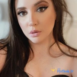 ava_hadley