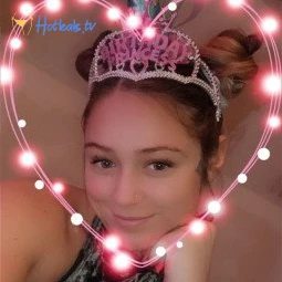 J😘