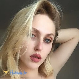 Blonde Pussy Jassie 😈