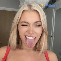 Elle Brooke